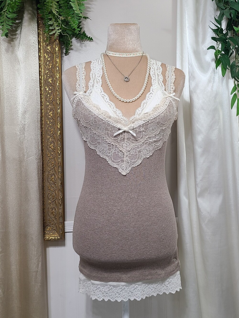 Rare Abercrombie And Fitch ♡ Y2K ♡ Light Brown & Cream Lace Babydoll Cami